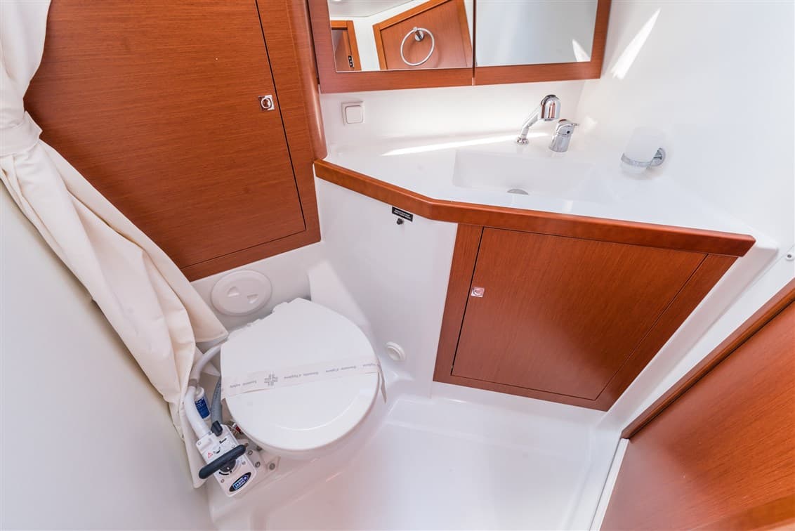 Oceanis 45 - photo 9