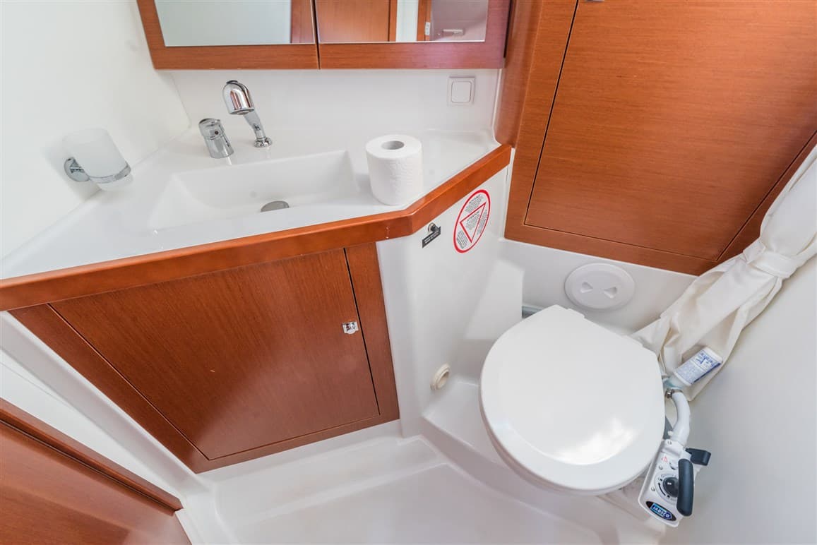 Oceanis 45 - photo 8