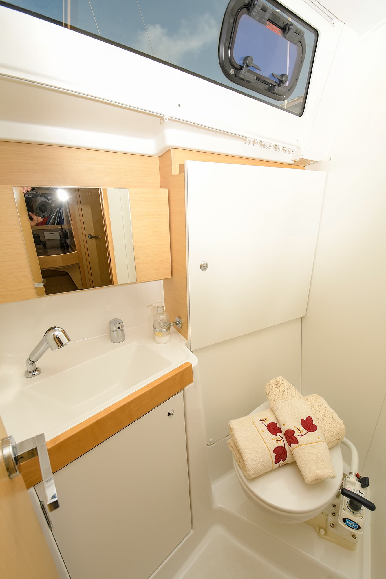 Oceanis 38 - photo 8