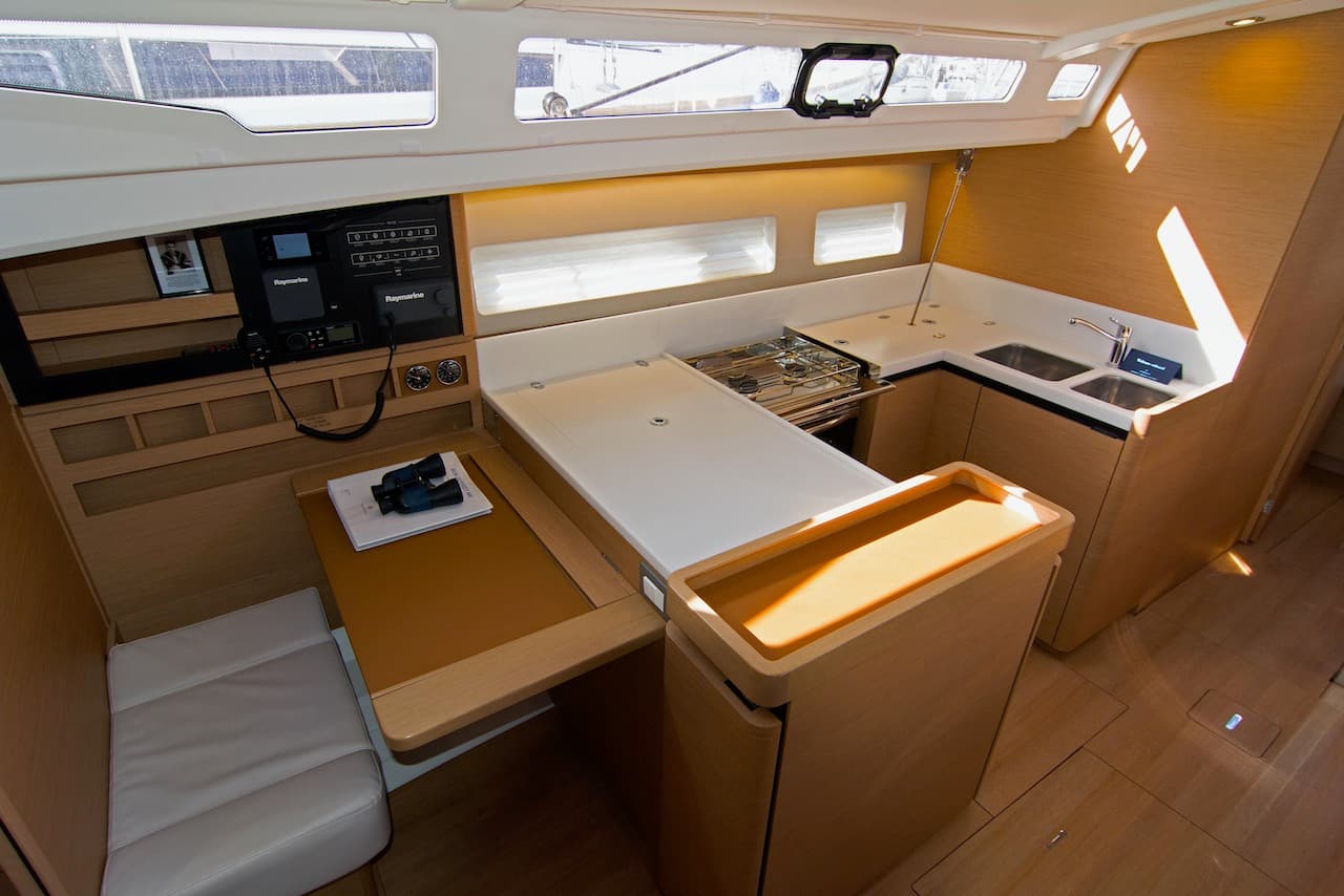 Sun Odyssey 440 - photo 6
