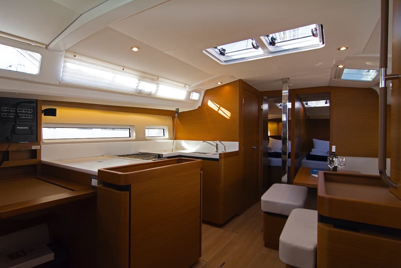 Sun Odyssey 440 - photo 12