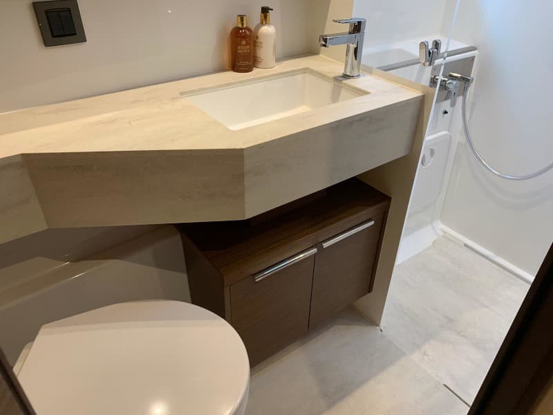 Lagoon 46  - photo 16