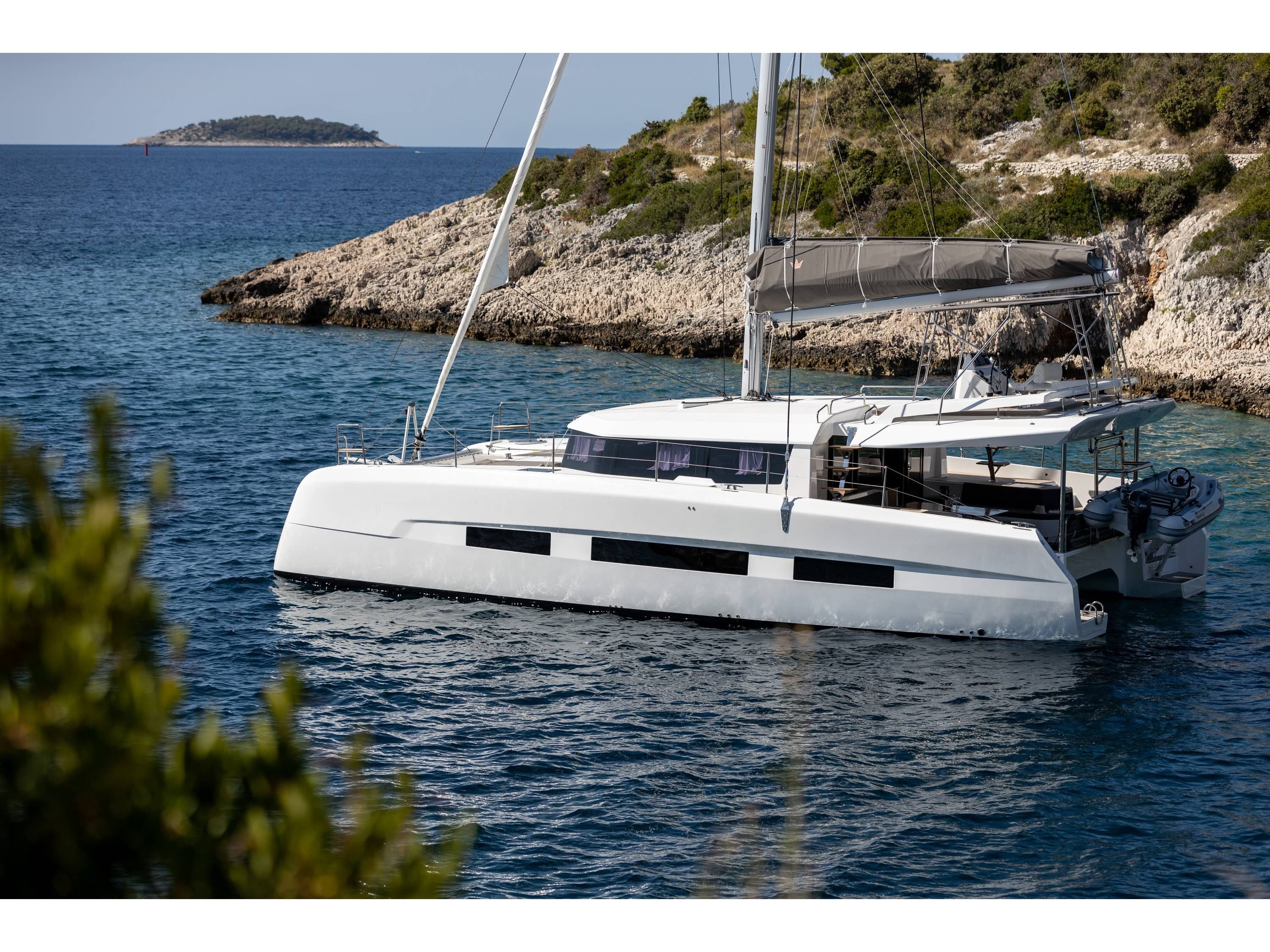 Dufour Catamaran 48 - photo