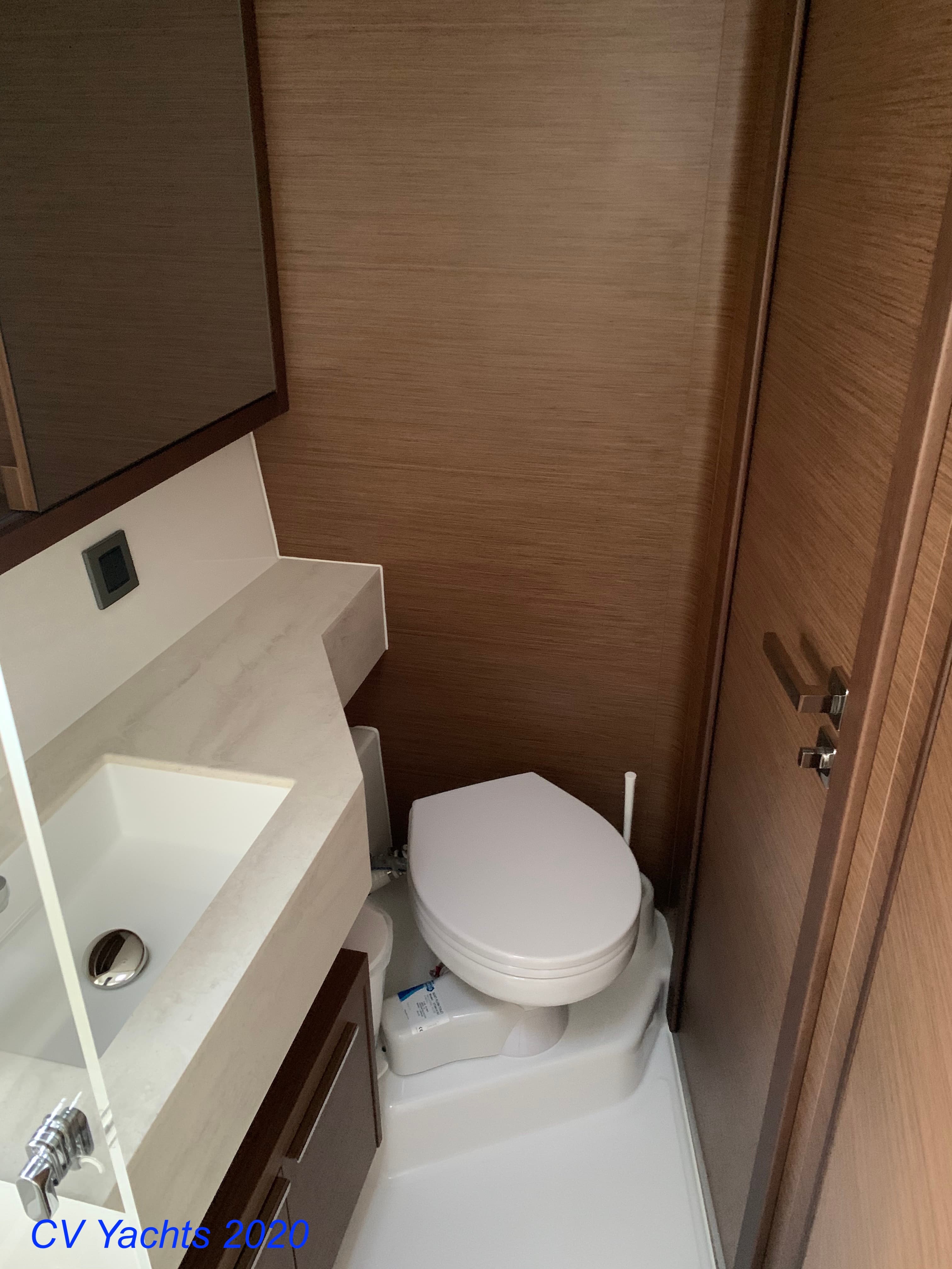 Lagoon 46  - photo 11