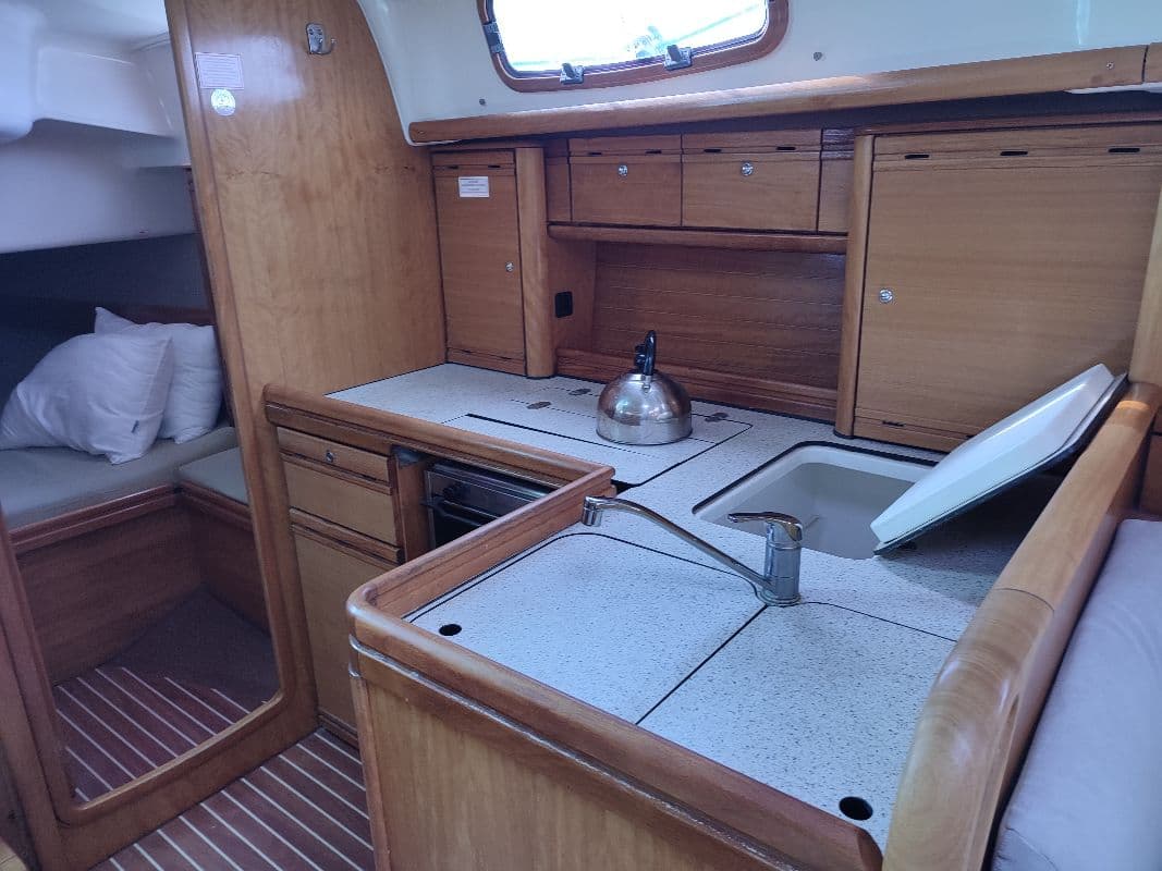 Bavaria 37 Cruiser - photo 5