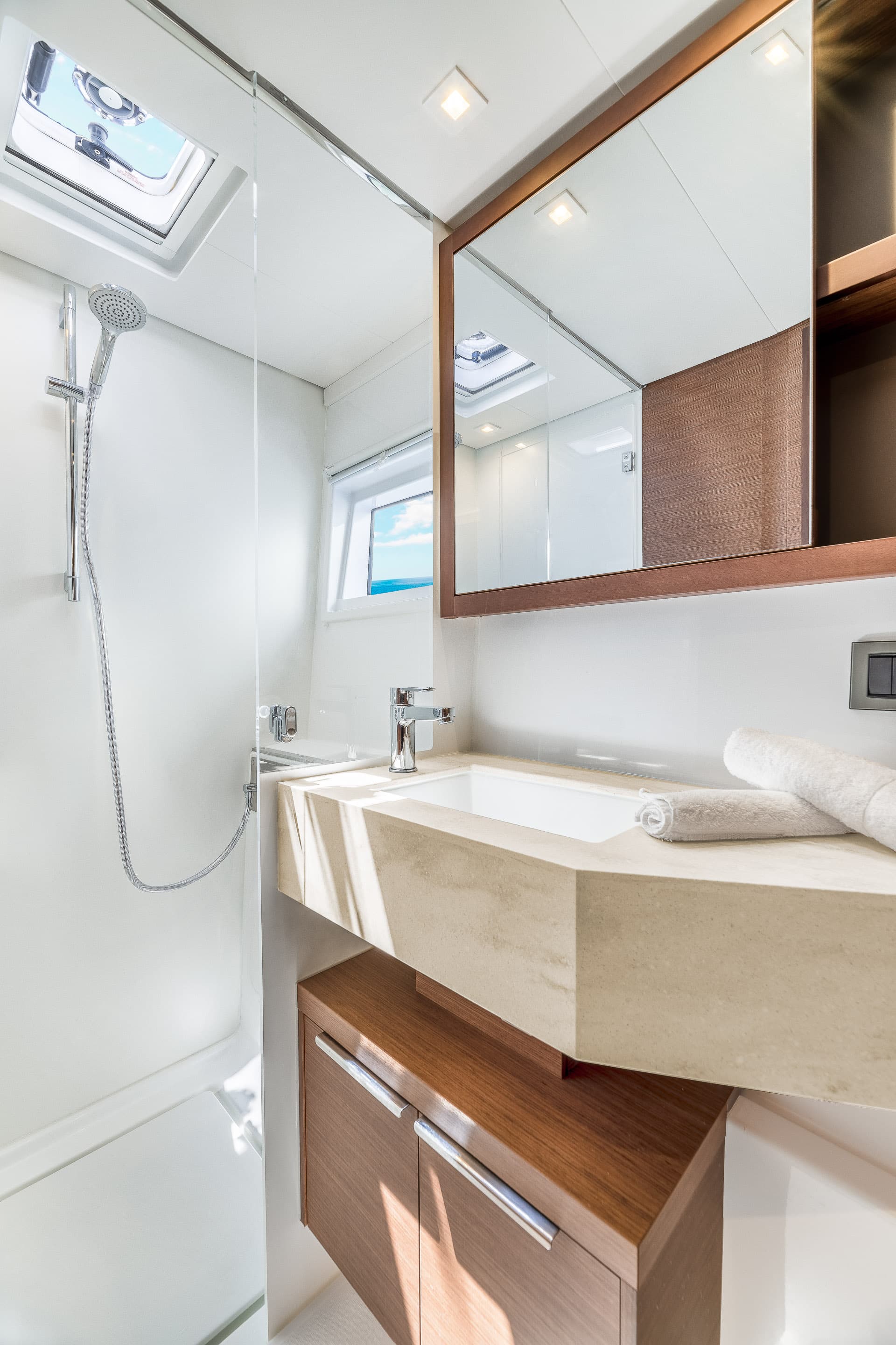 Lagoon 46  - photo 9