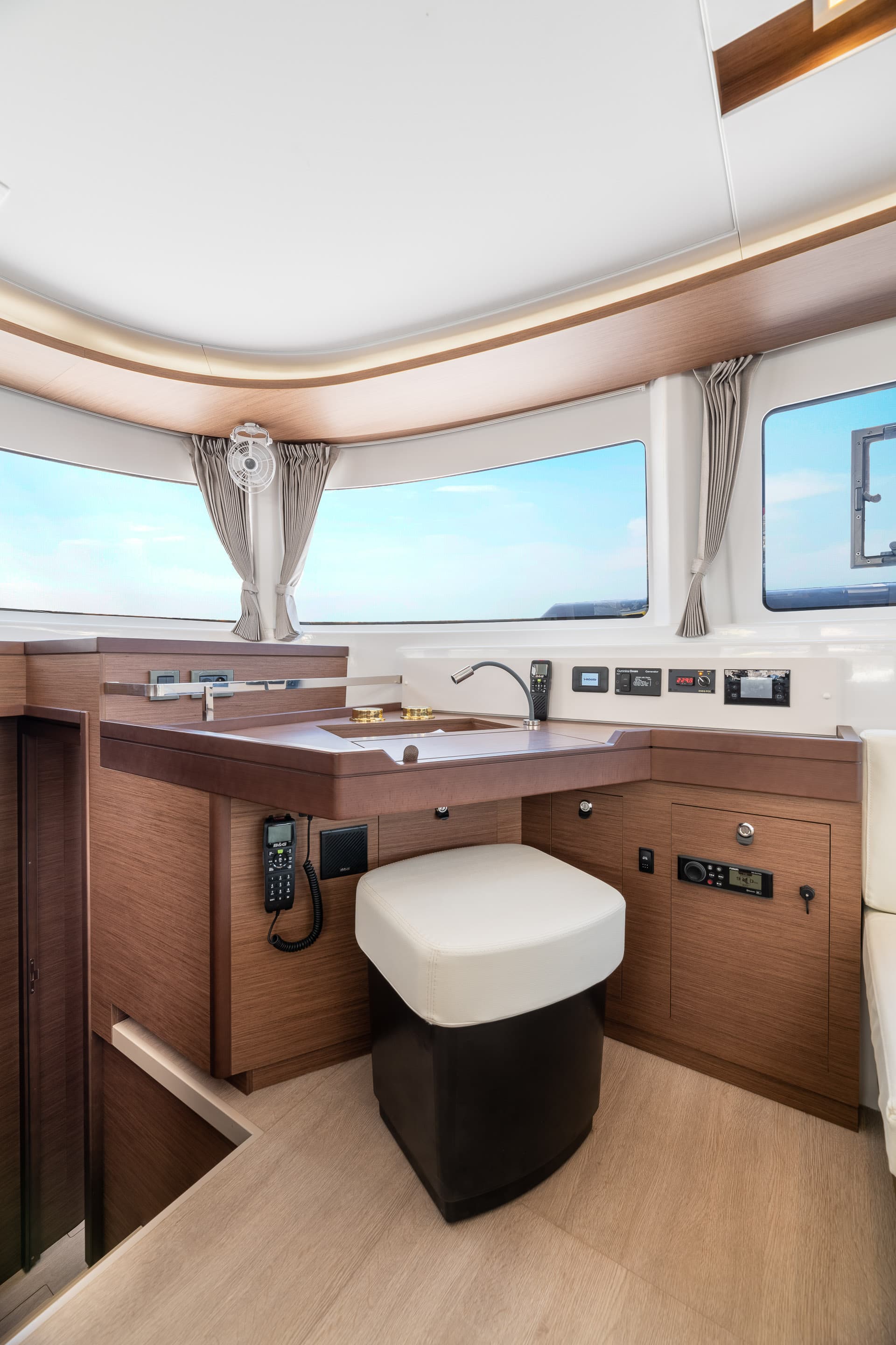 Lagoon 46  - photo 10