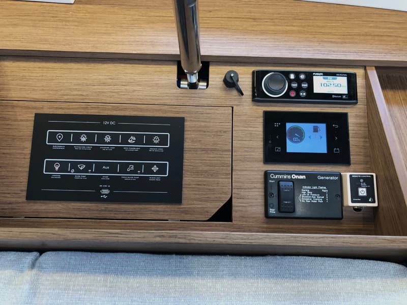 Oceanis 51.1 - photo 15