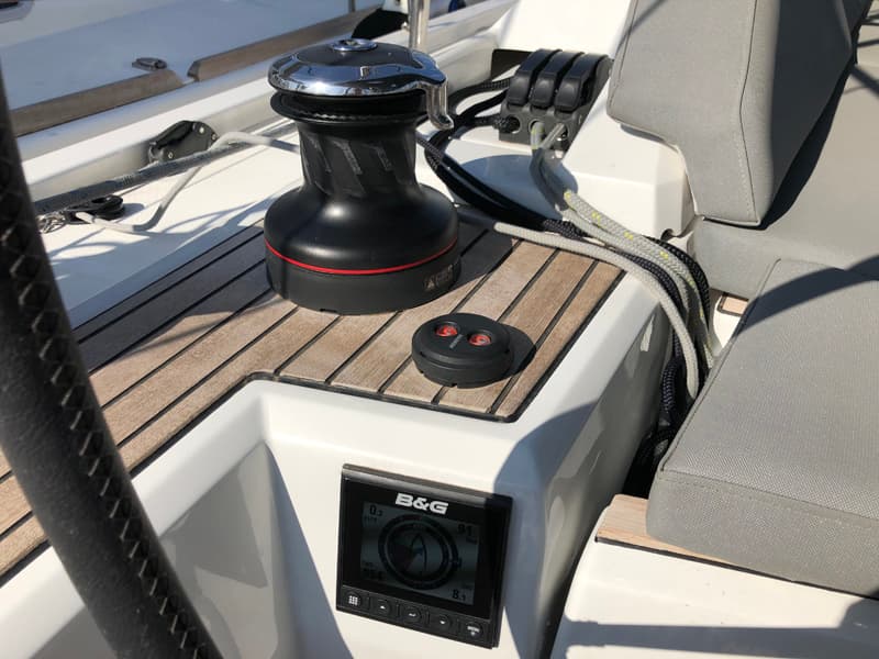 Oceanis 51.1 - photo 10