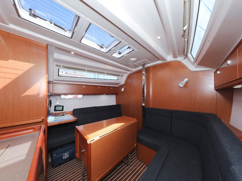 Bavaria Cruiser 37 - photo 6