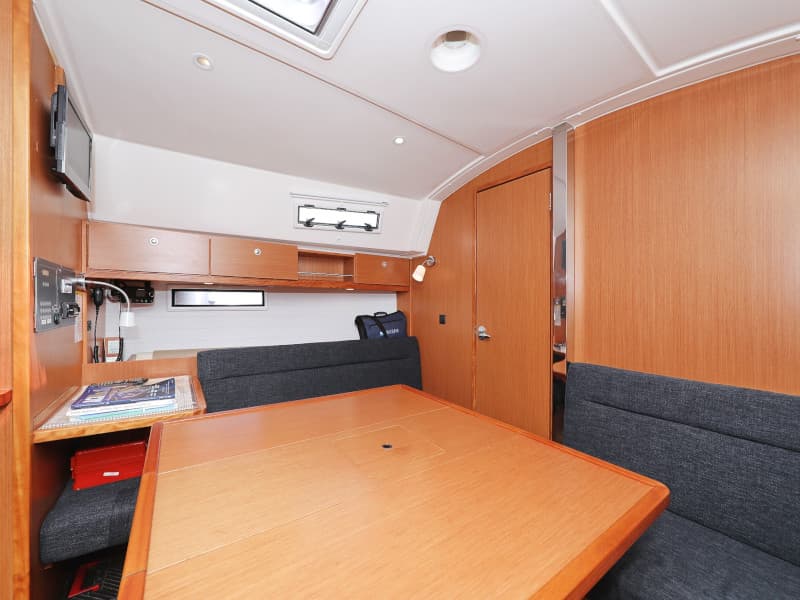 Bavaria 36 Cruiser - photo 5