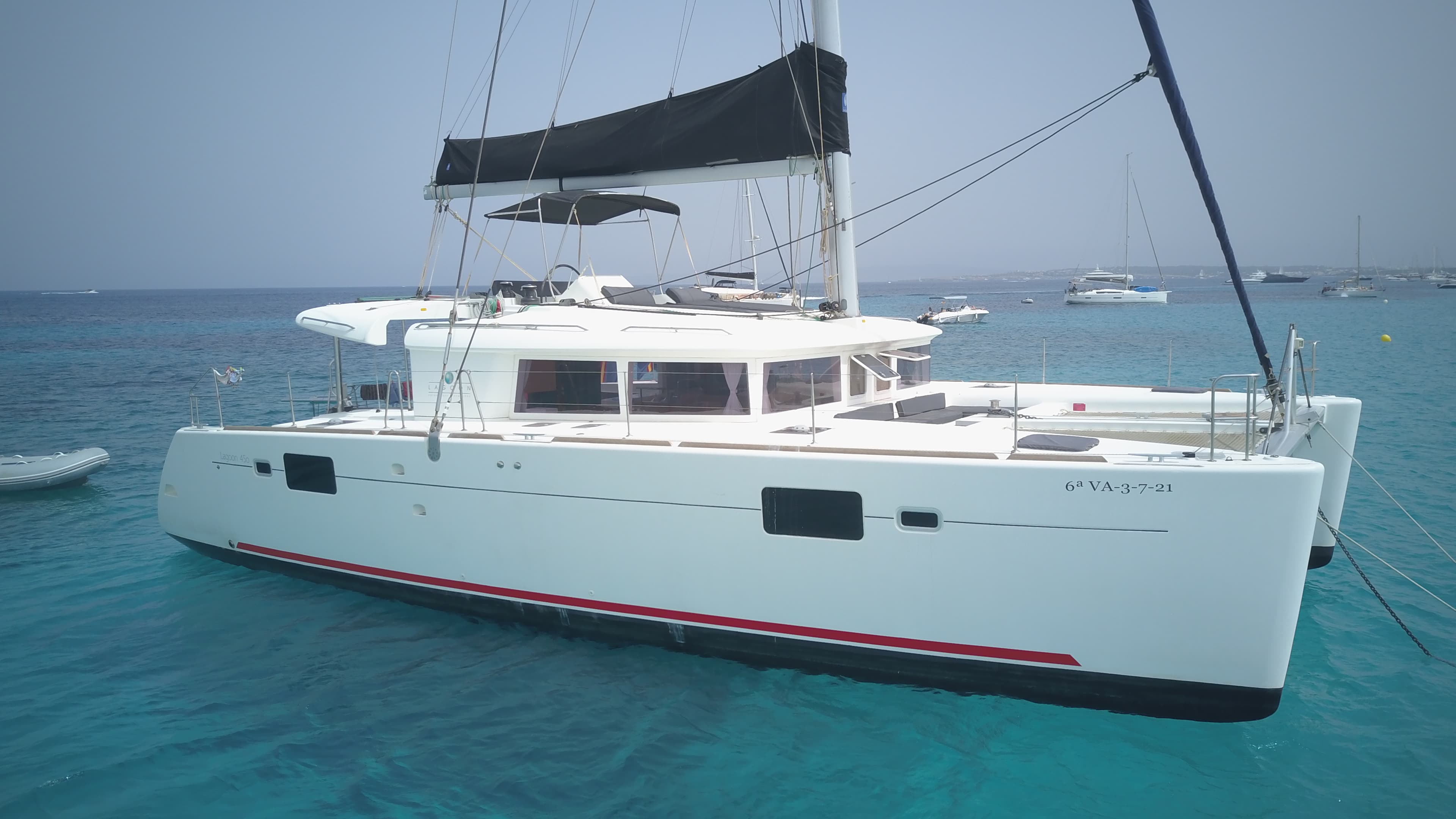 Lagoon 450 Fly - photo 10