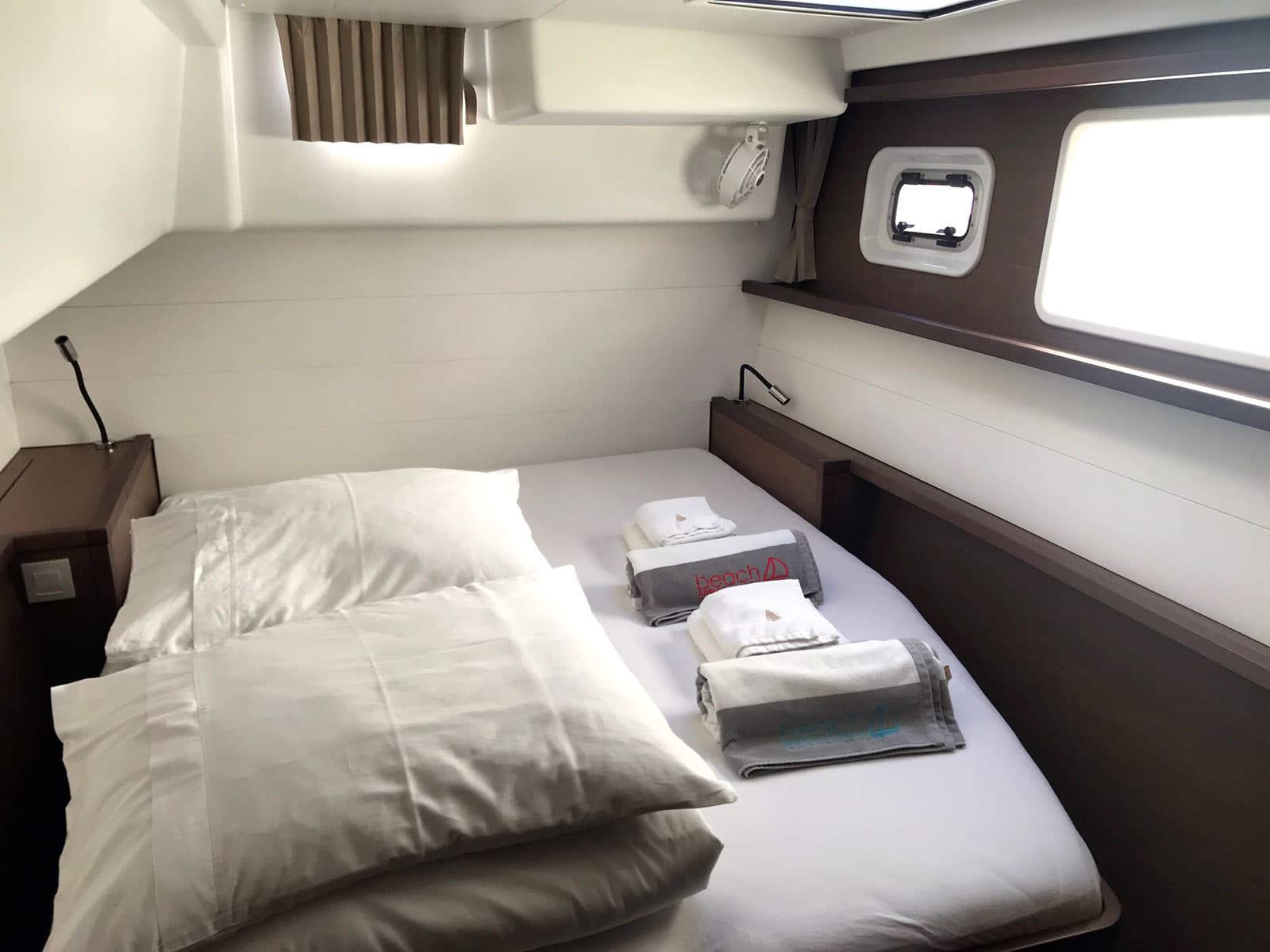 Lagoon 450 Fly - photo 7