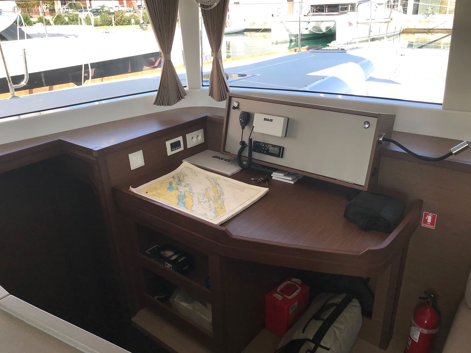 Lagoon 450 Fly - photo 15