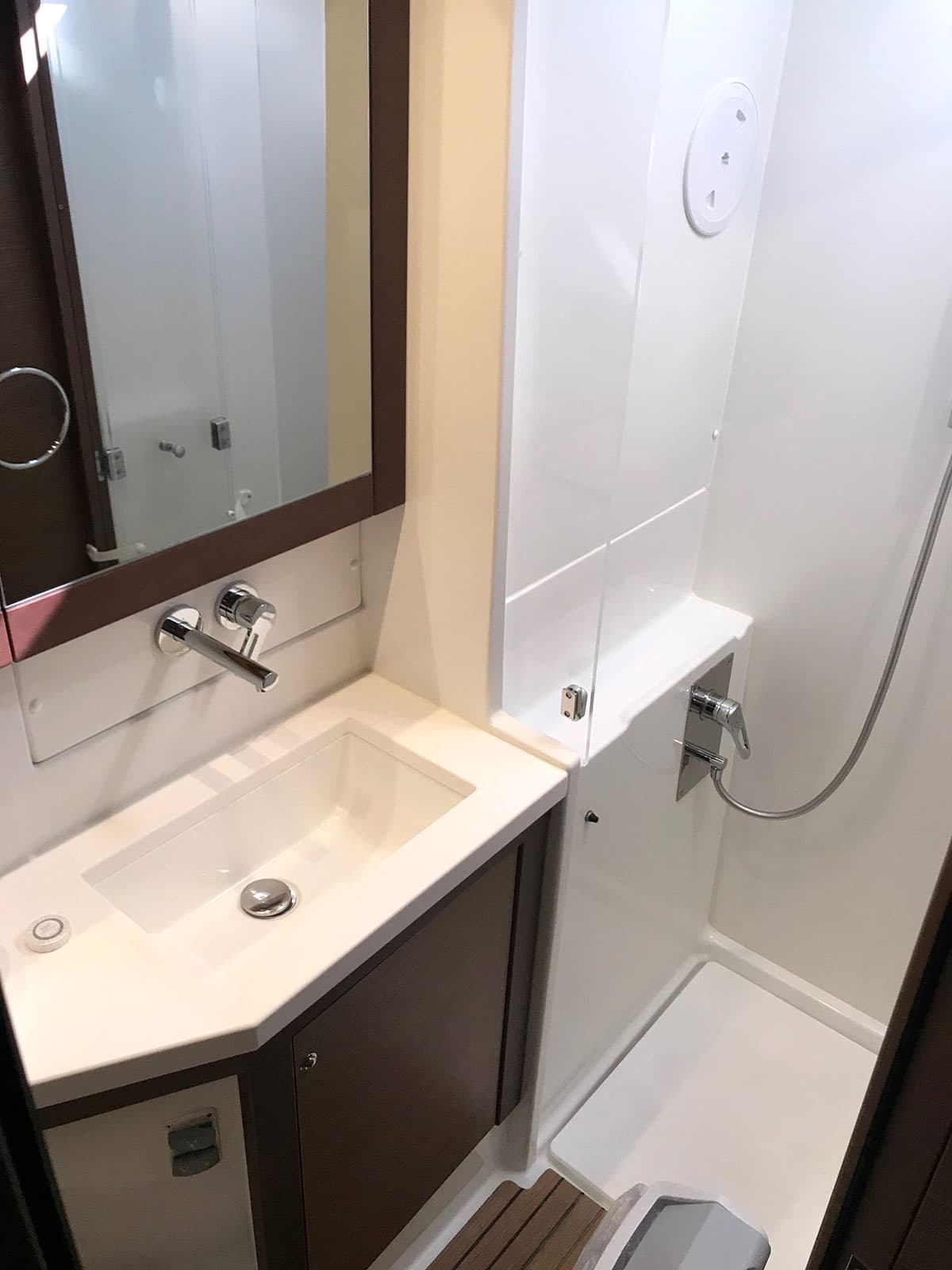 Lagoon 450 Fly - photo 18