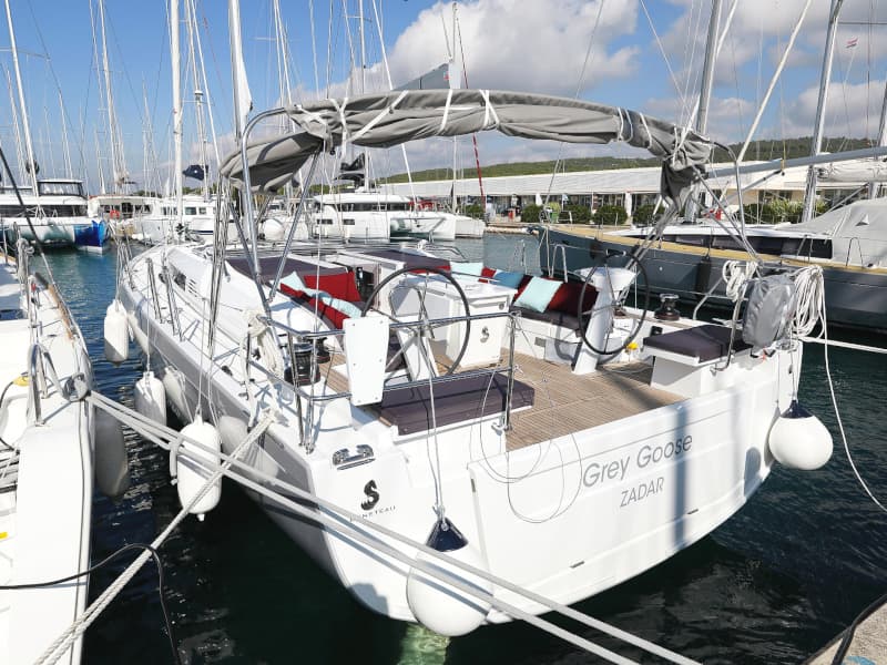 Oceanis 51.1 - photo 12