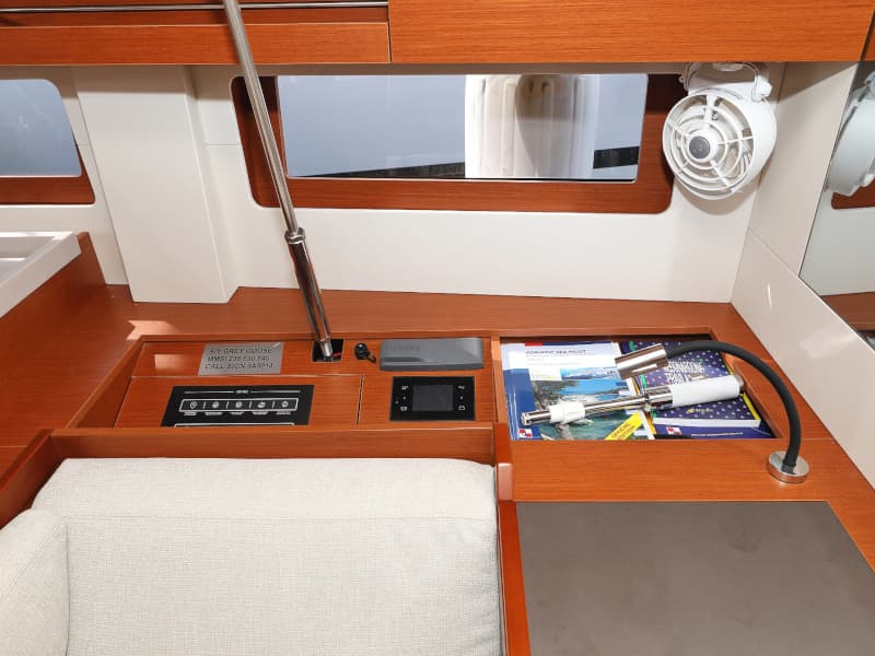 Oceanis 51.1 - photo 21