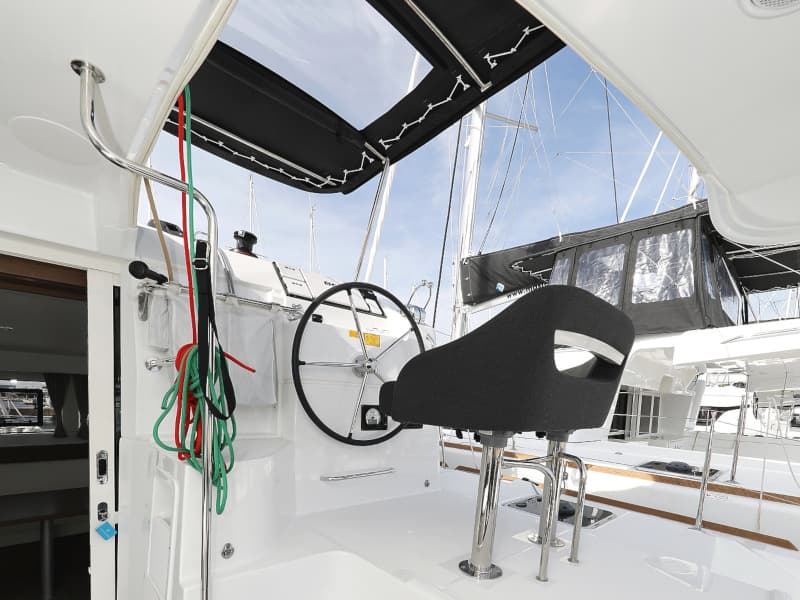 Lagoon 40 - photo 52