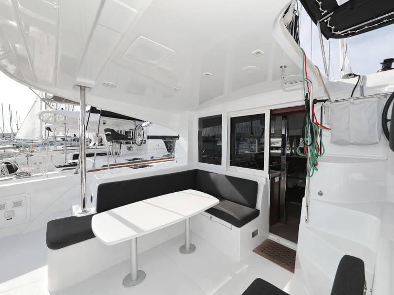 Lagoon 40 - photo 25