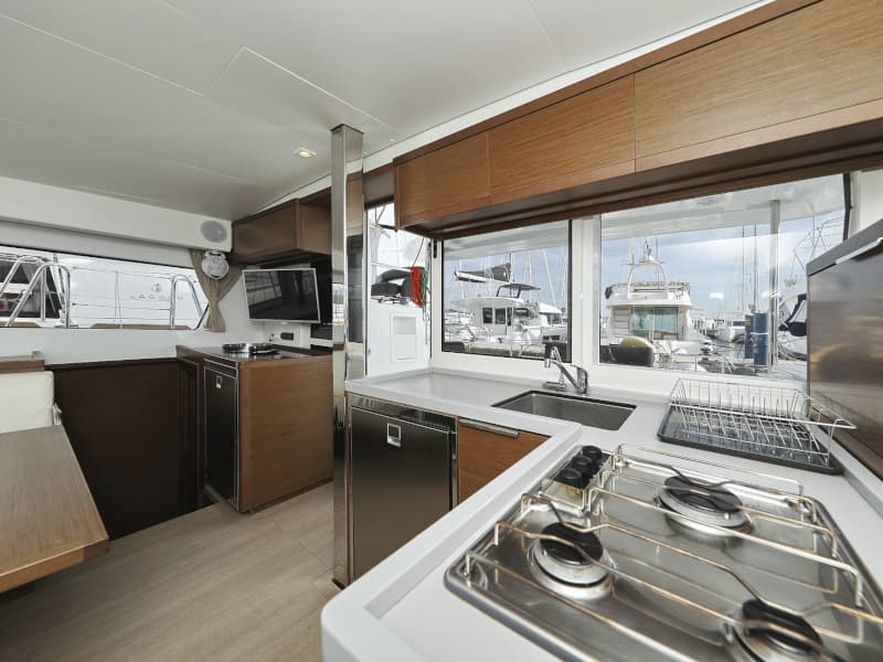 Lagoon 40 - photo 21