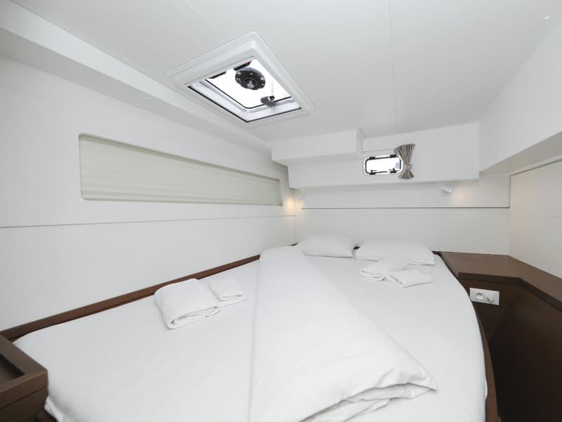 Lagoon 40 - photo 46