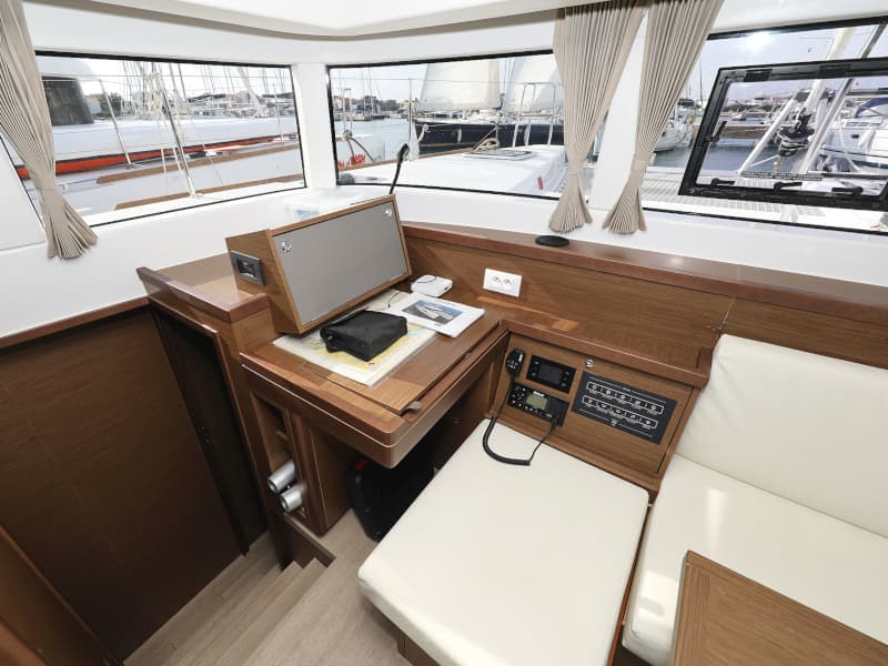 Lagoon 40 - photo 19