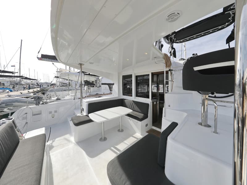 Lagoon 40 - photo 37