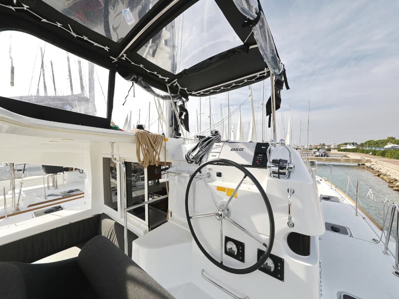 Lagoon 40 - photo 44