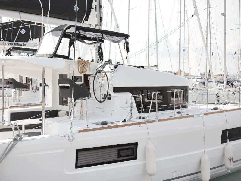 Lagoon 40 - photo 51