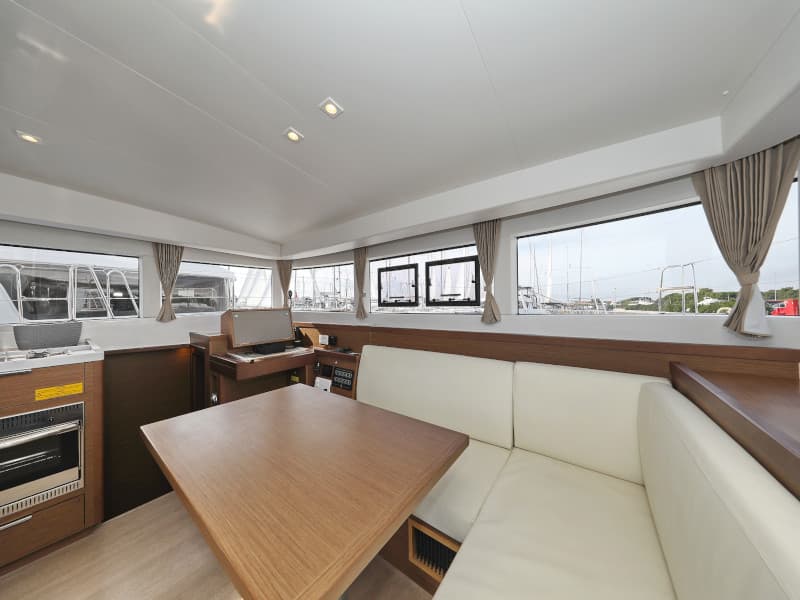 Lagoon 40 - photo 25