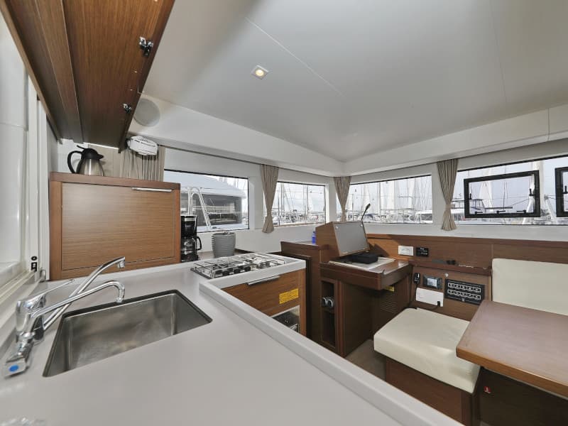 Lagoon 40 - photo 63