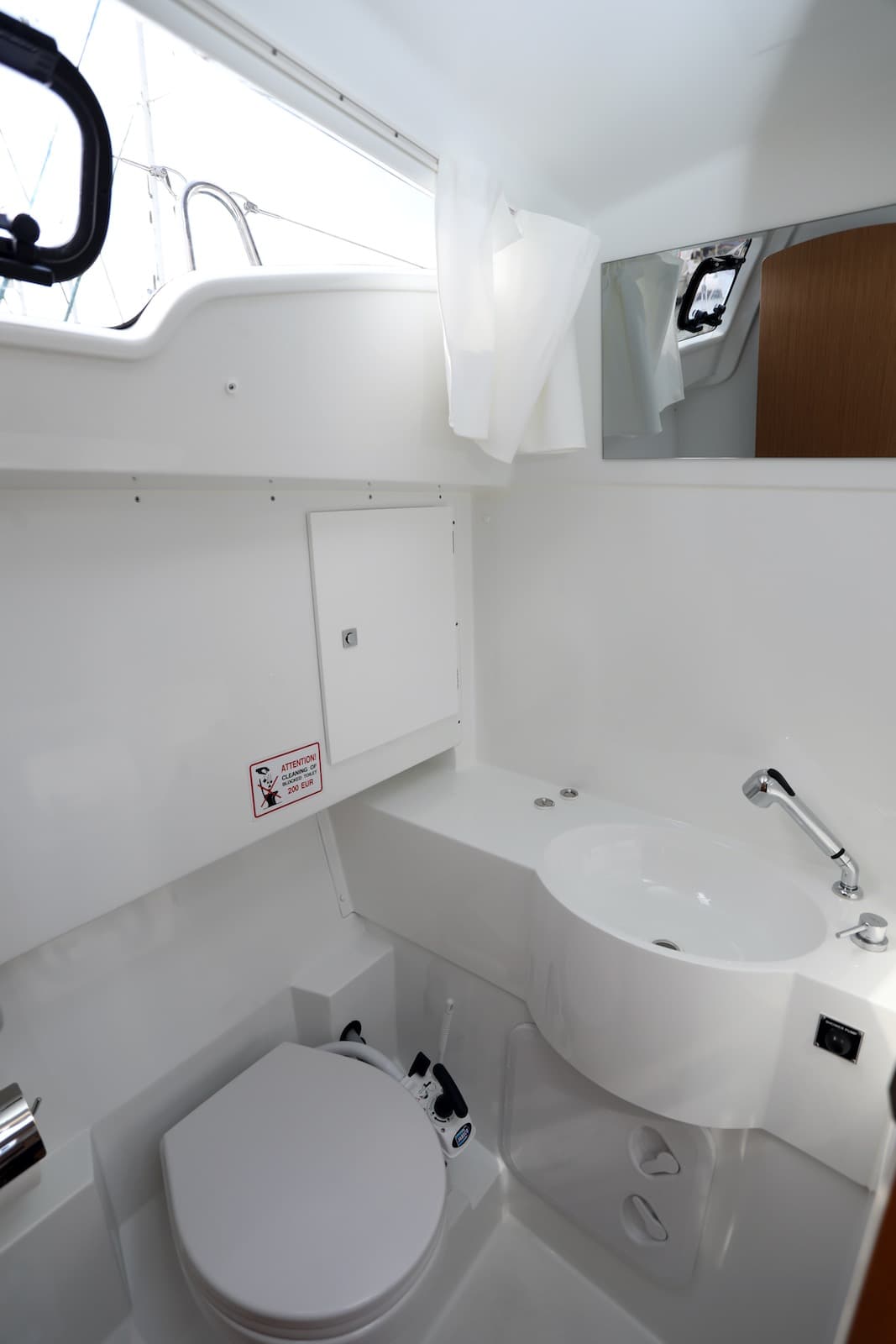 Sun Odyssey 319 - photo 10