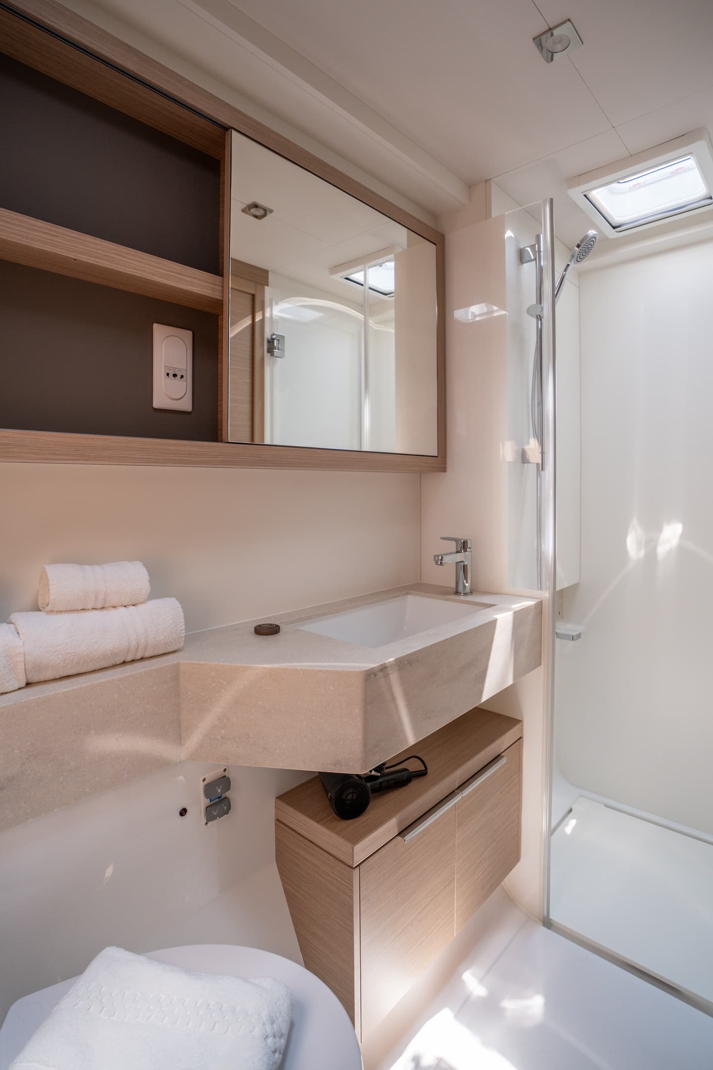 Lagoon 51 - photo 10