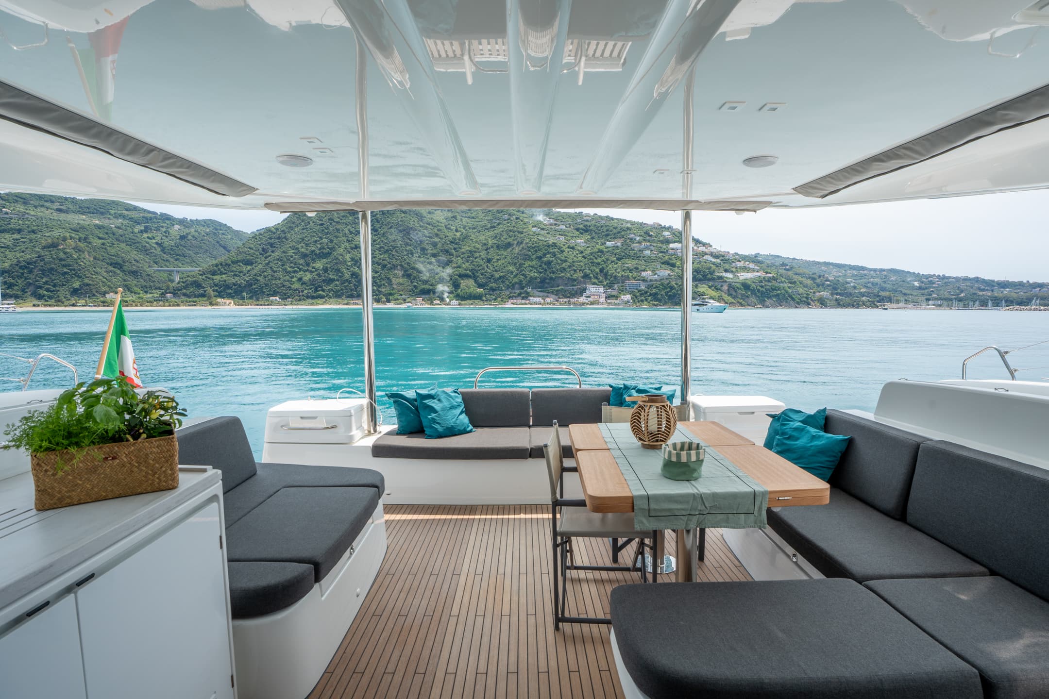 Lagoon 51 - photo 18