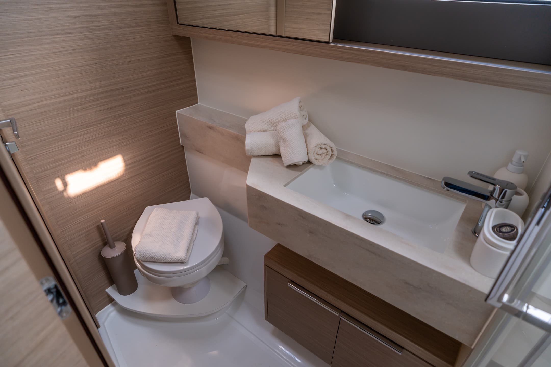 Lagoon 51 - photo 17