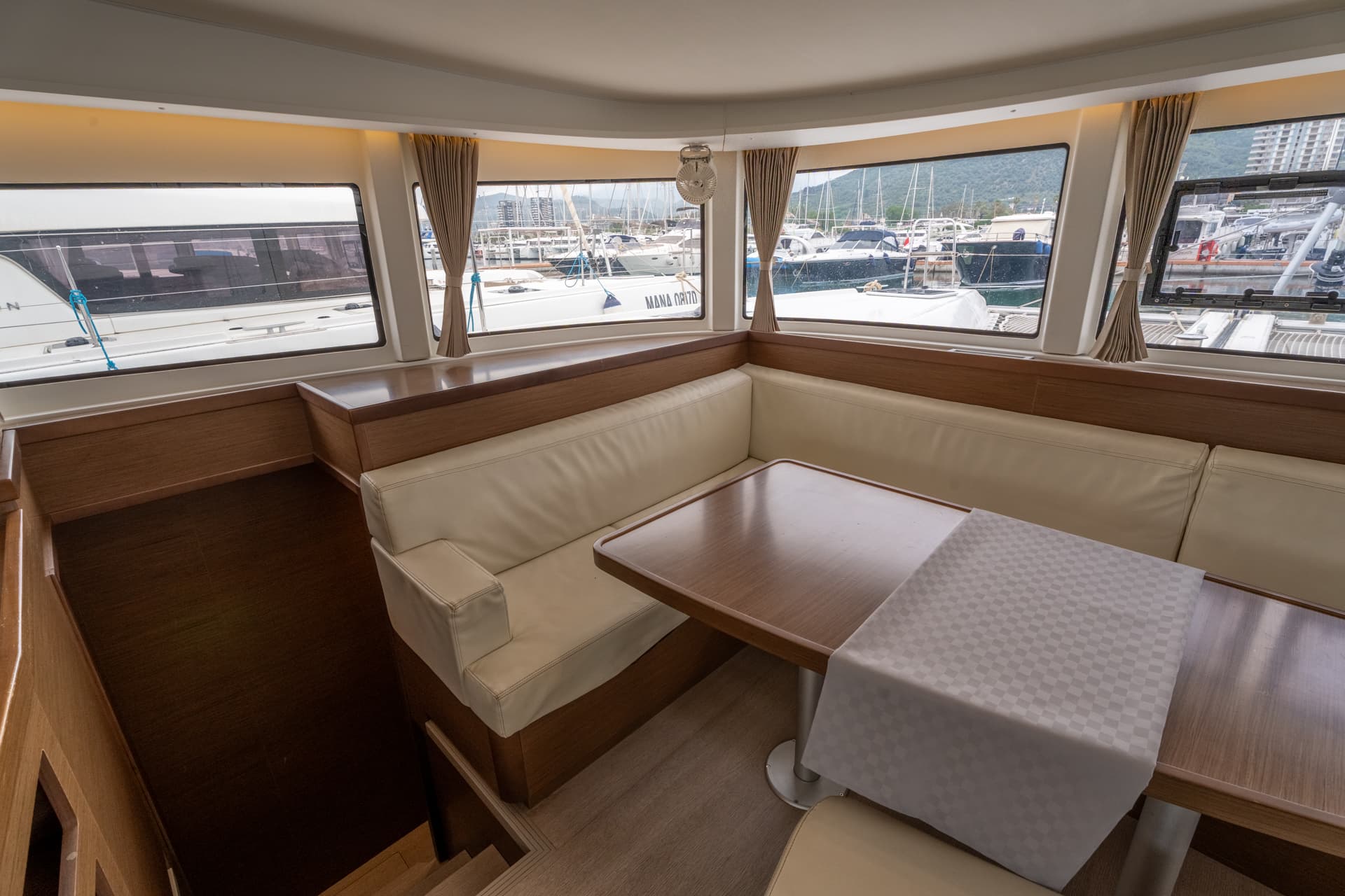 Lagoon 42 - photo 17