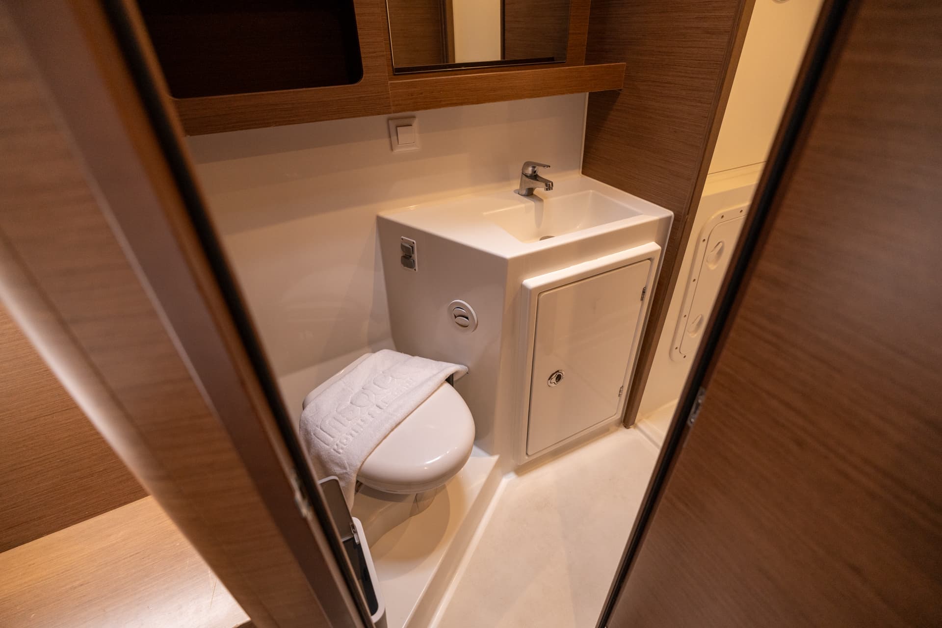 Lagoon 42 - photo 24