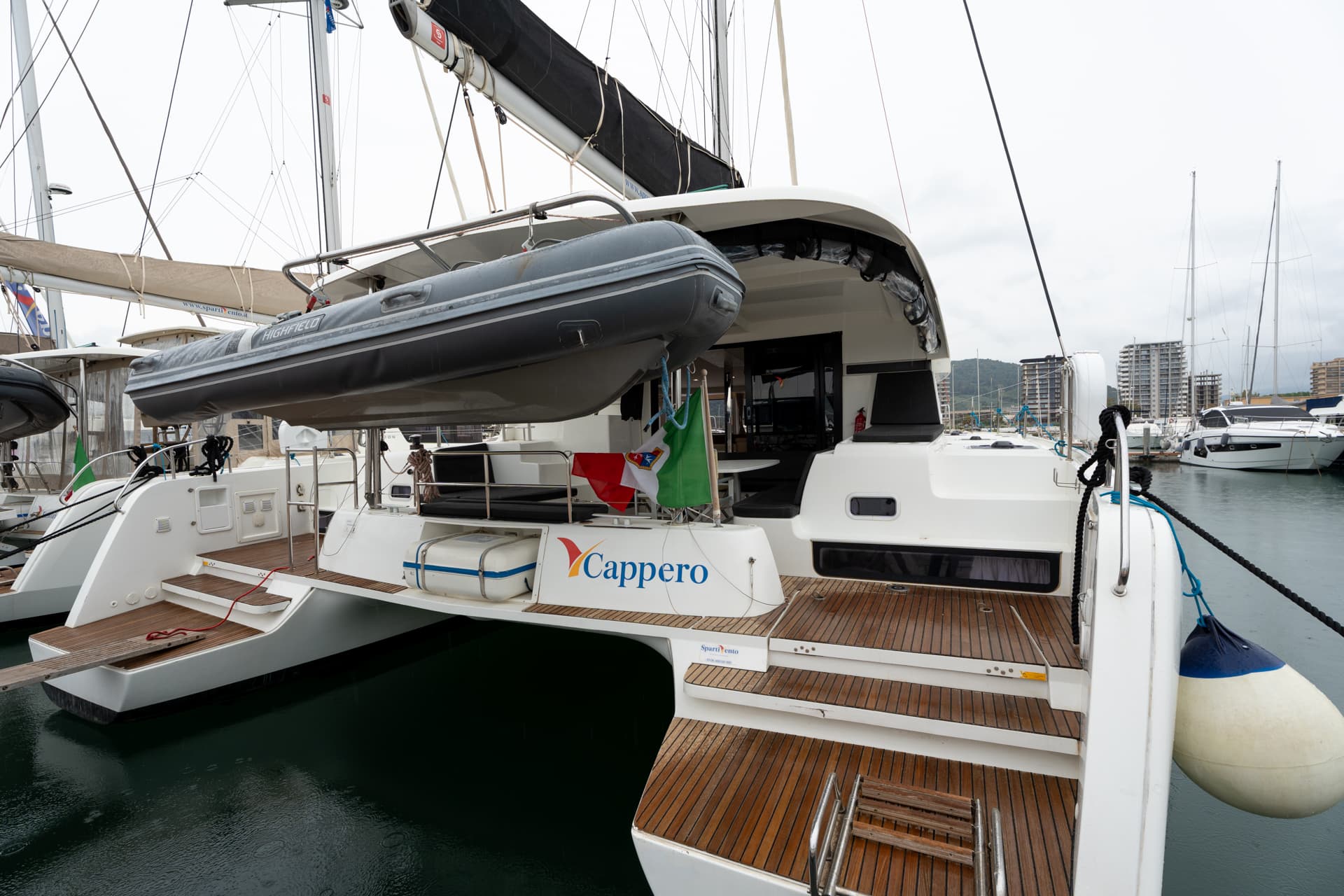 Lagoon 42 - photo 12