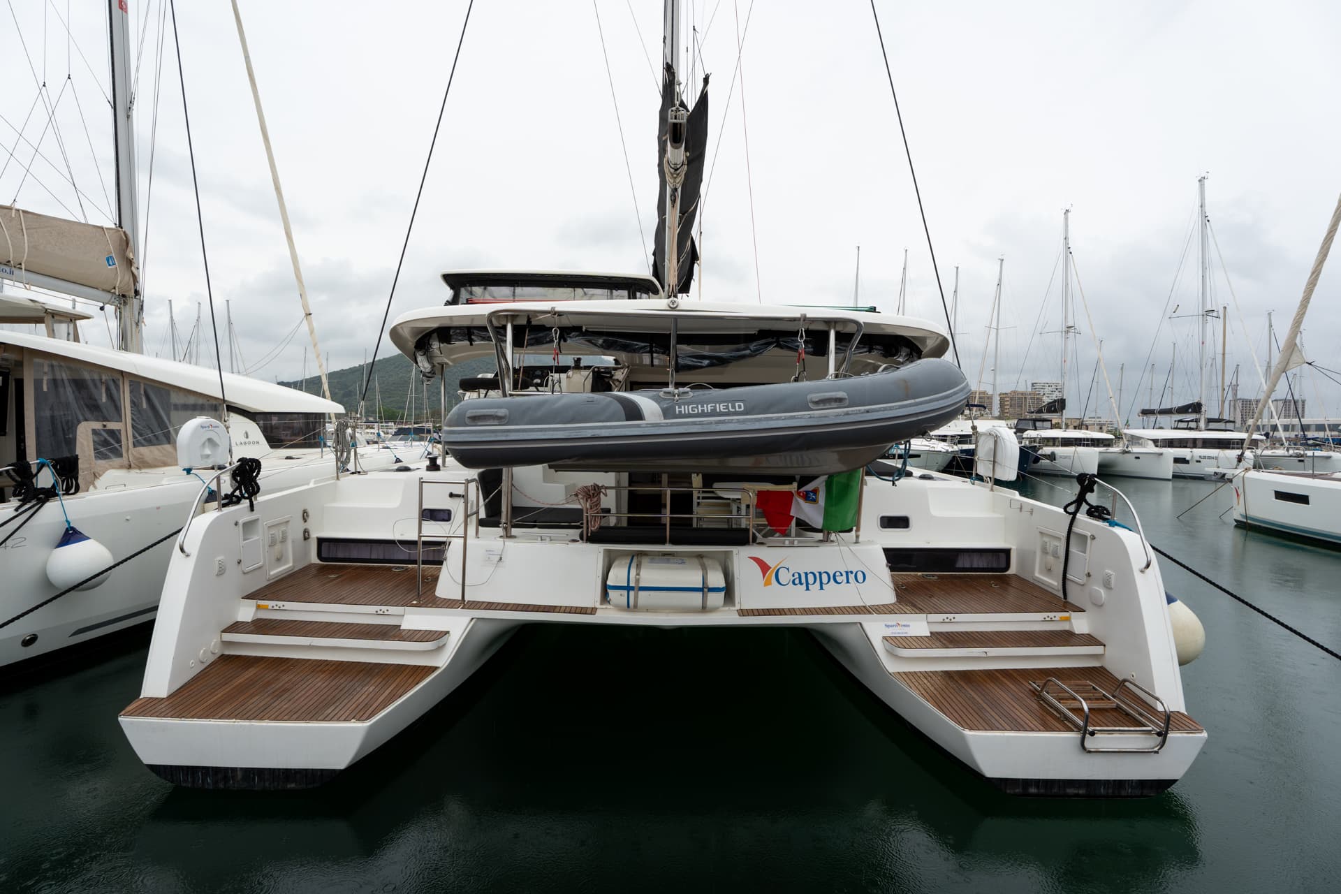 Lagoon 42 - photo 15