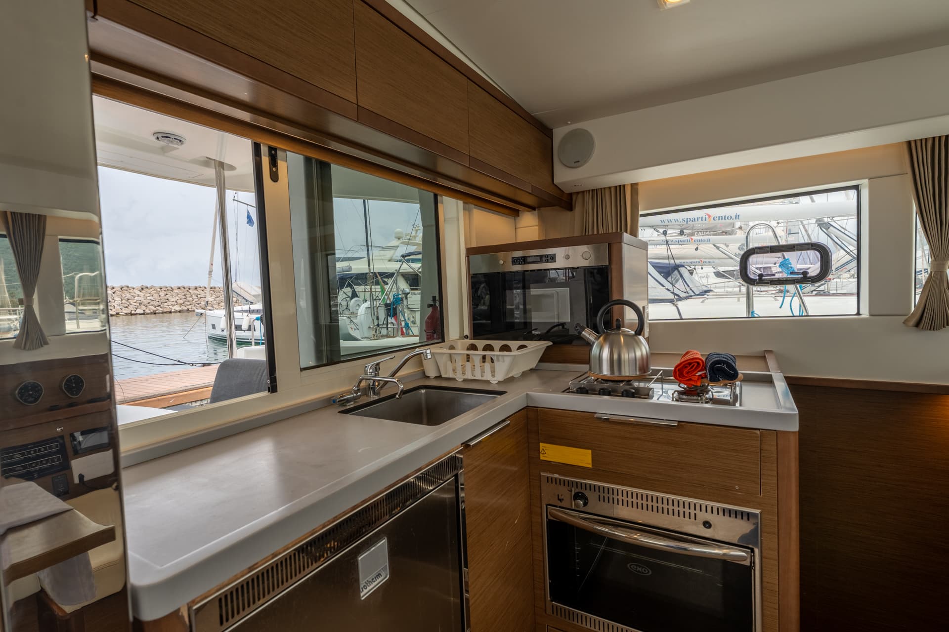 Lagoon 40 - photo 11