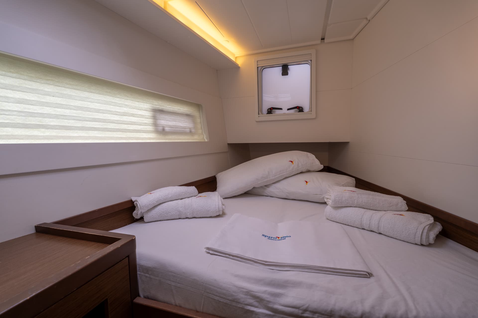 Lagoon 40 - photo 19