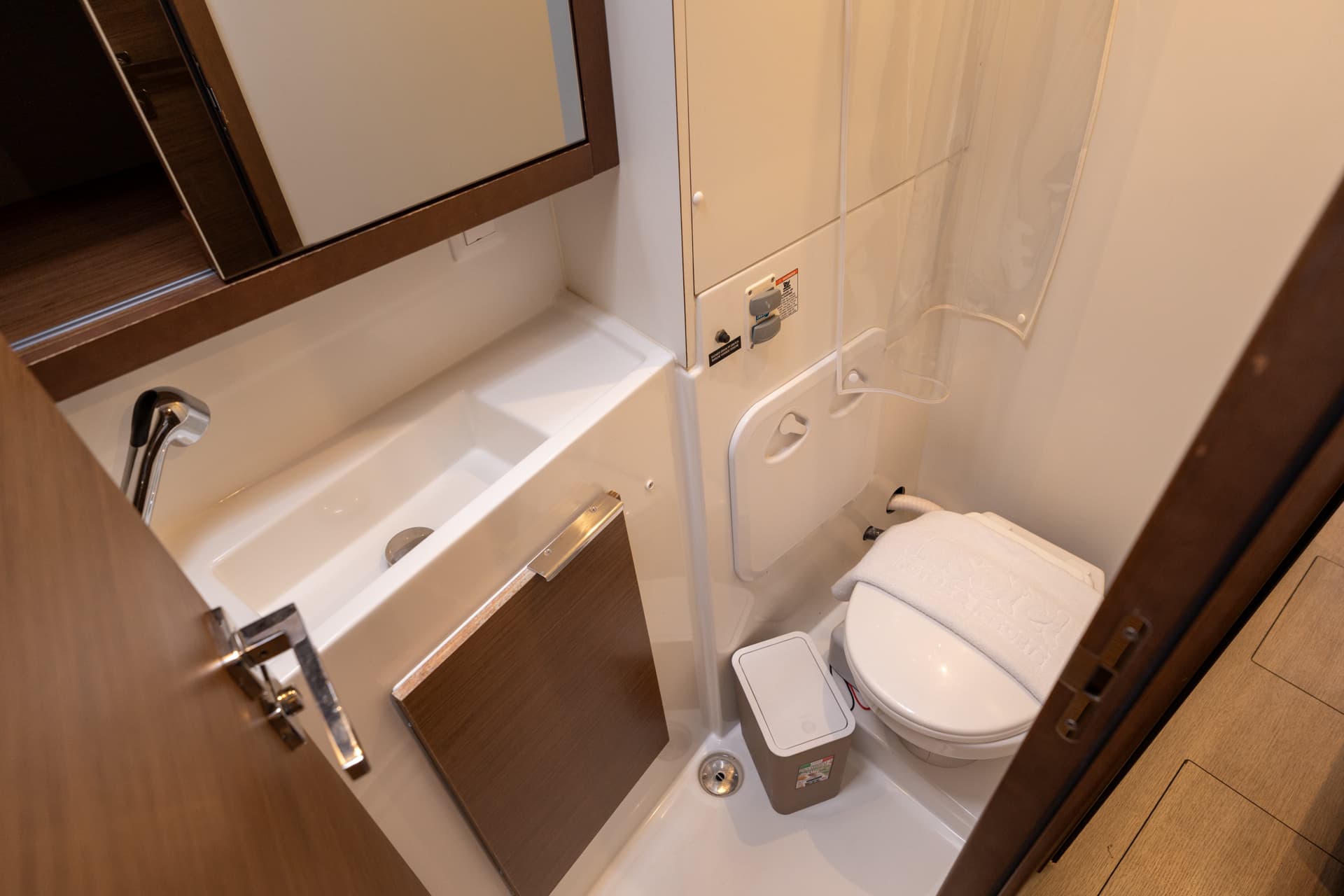 Lagoon 40 - photo 20