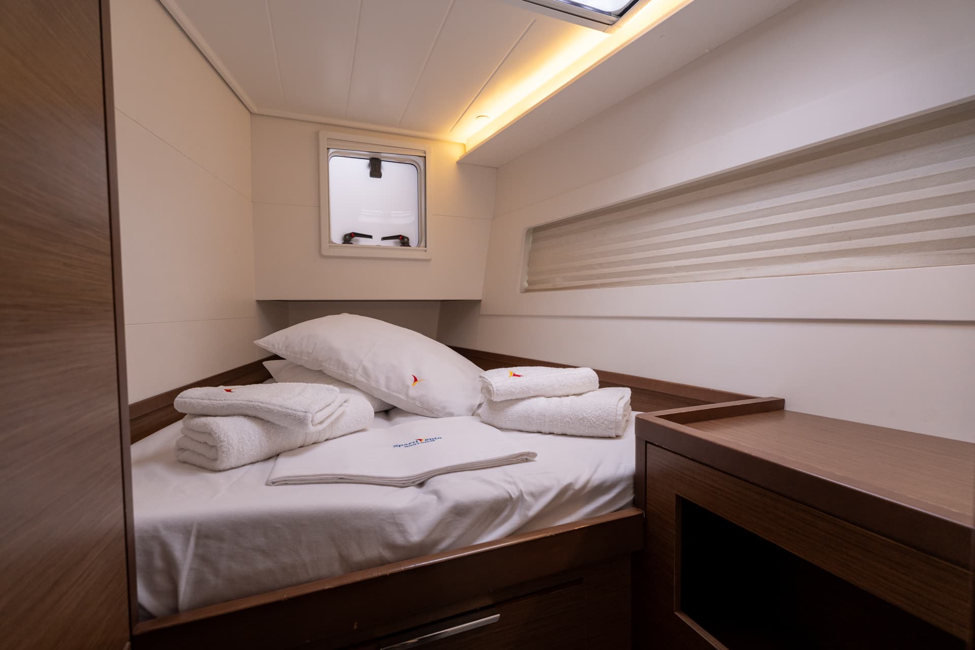 Lagoon 40 - photo 17