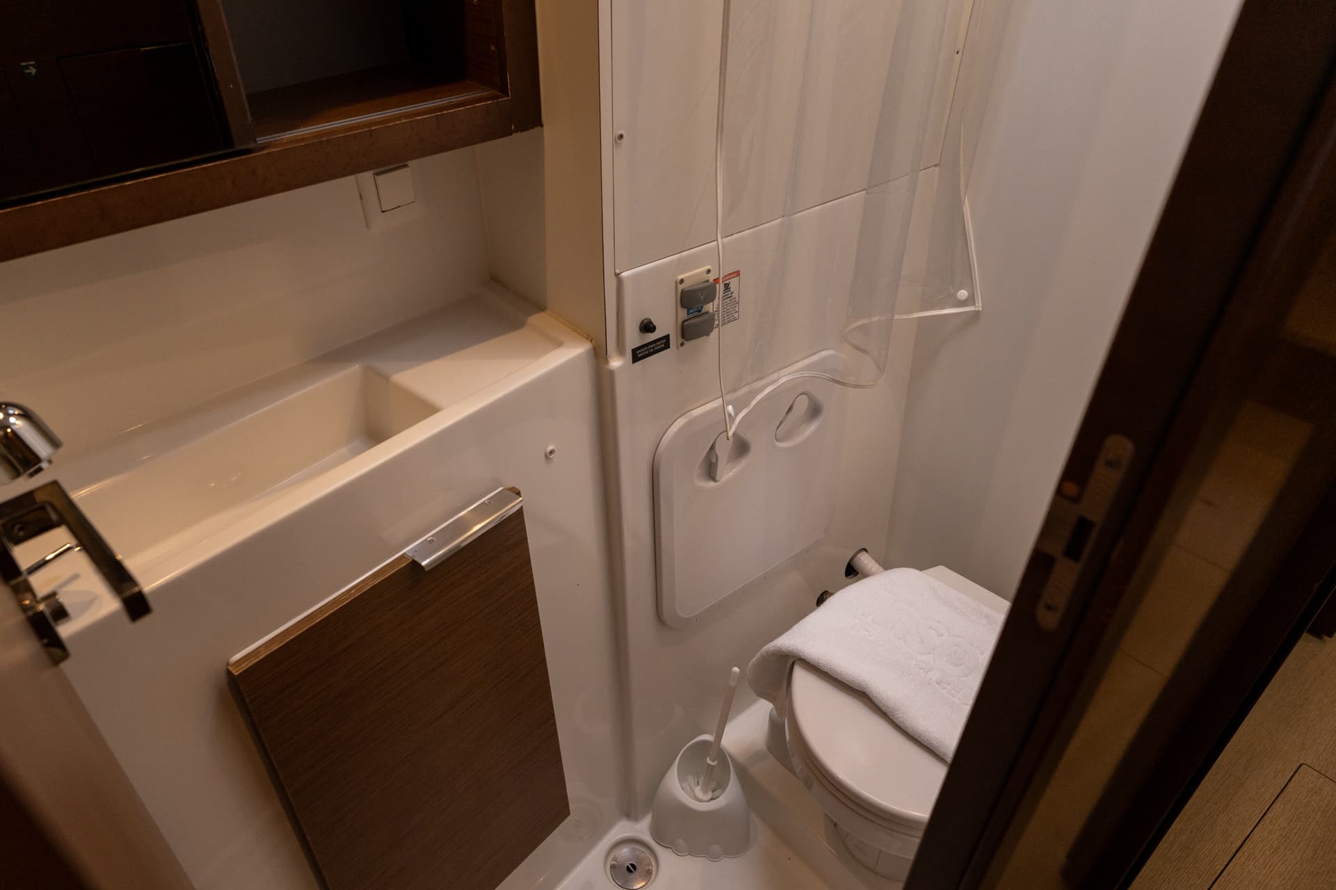 Lagoon 40 - photo 14