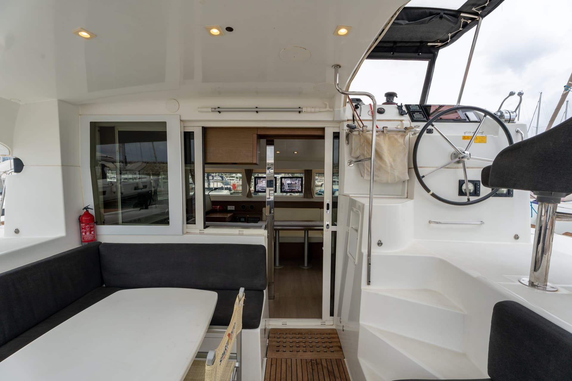 Lagoon 40 - photo 15