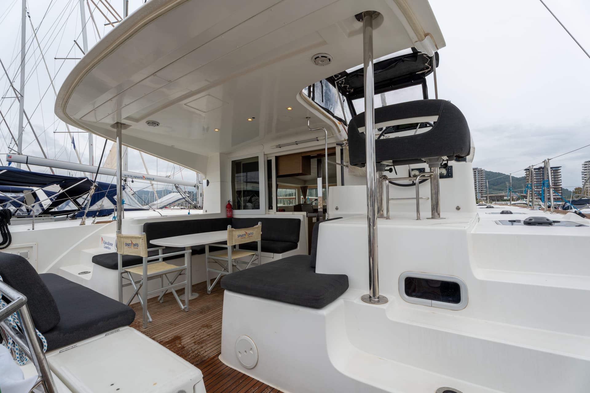 Lagoon 40 - photo 10