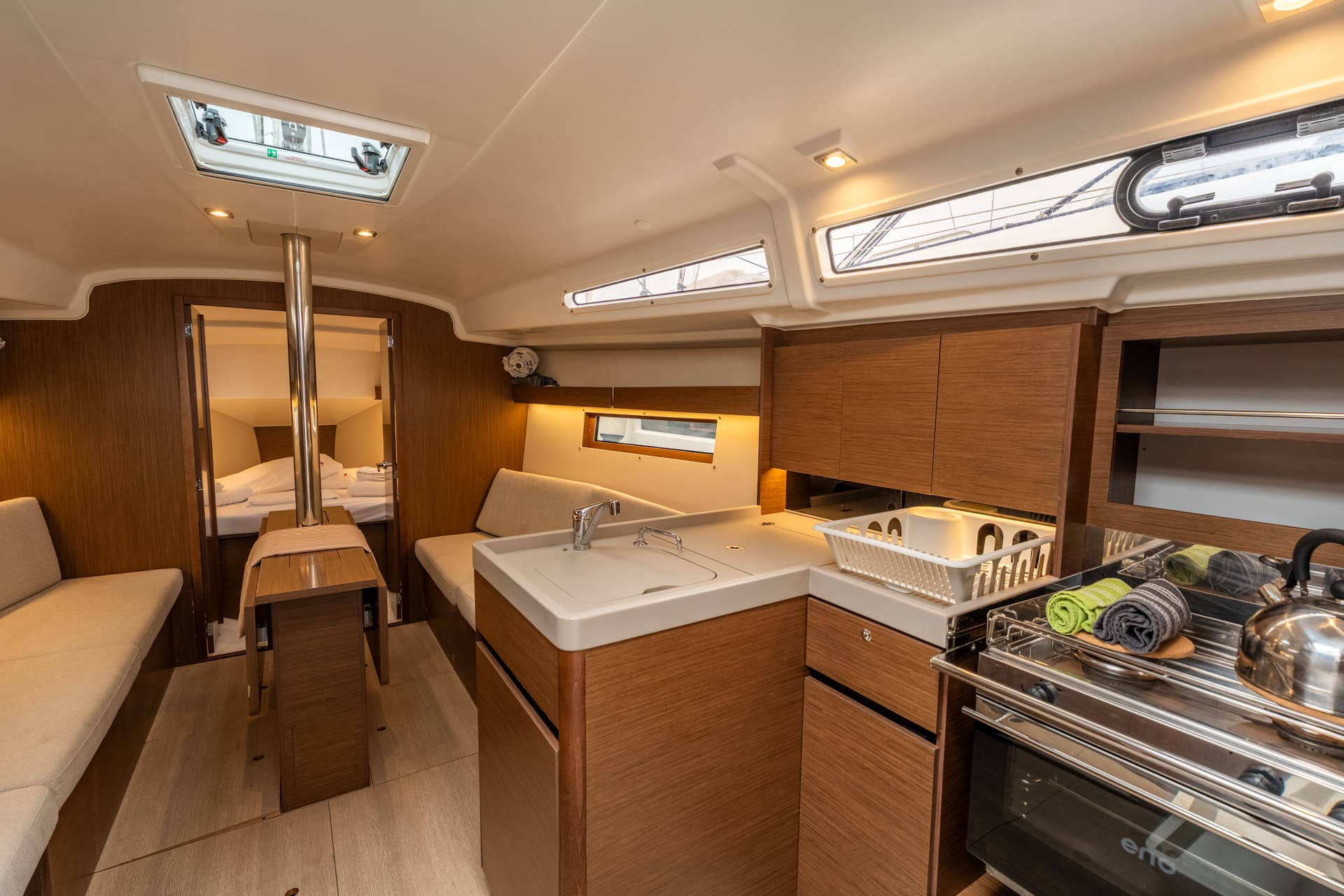 Oceanis 34.1 - photo 16