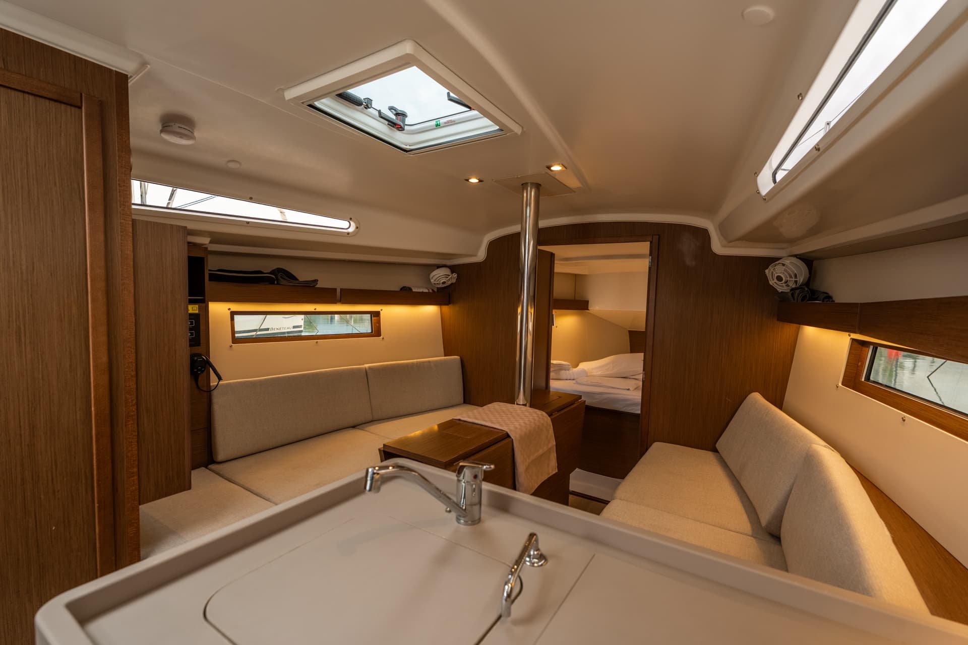 Oceanis 34.1 - photo 11