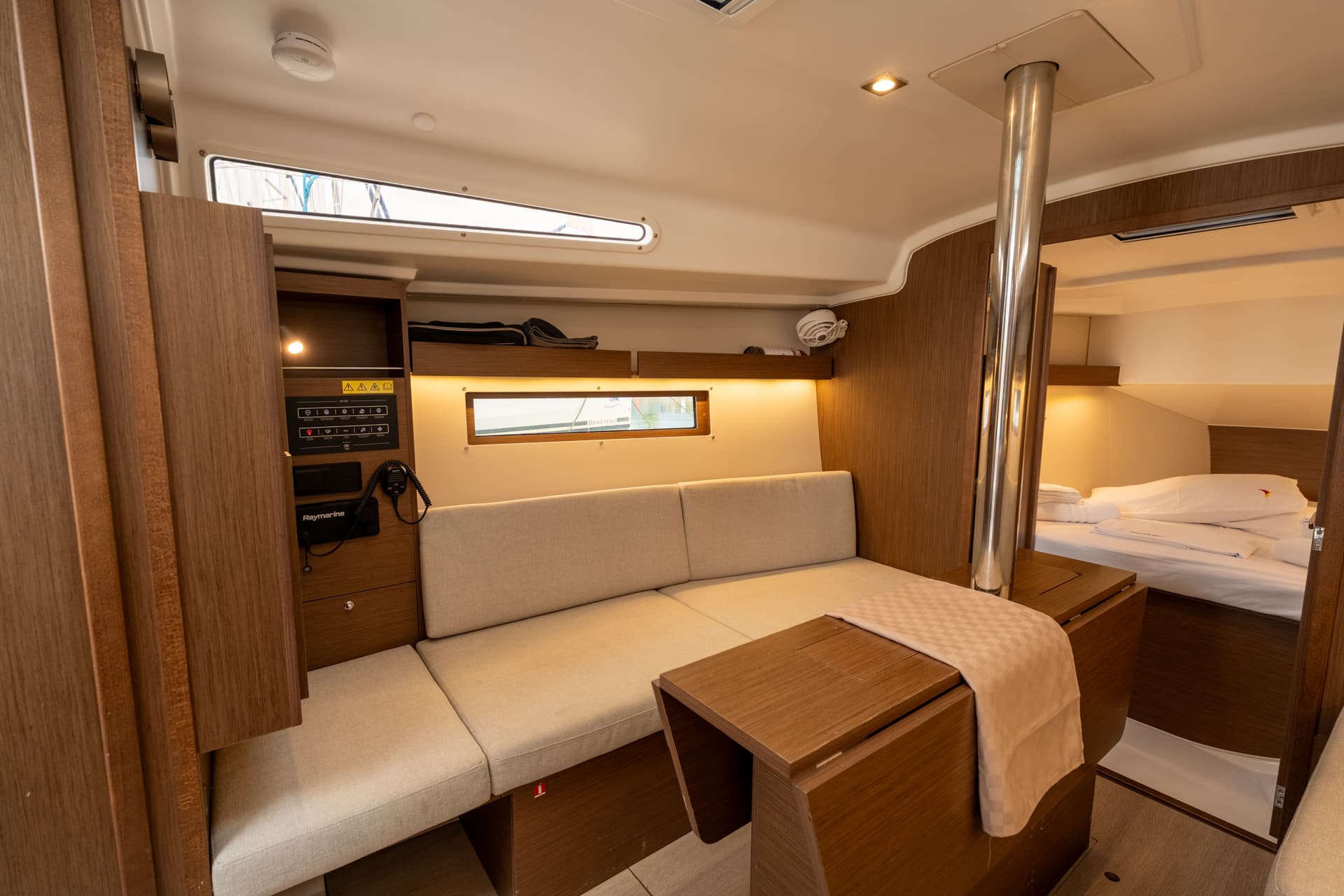 Oceanis 34.1 - photo 12