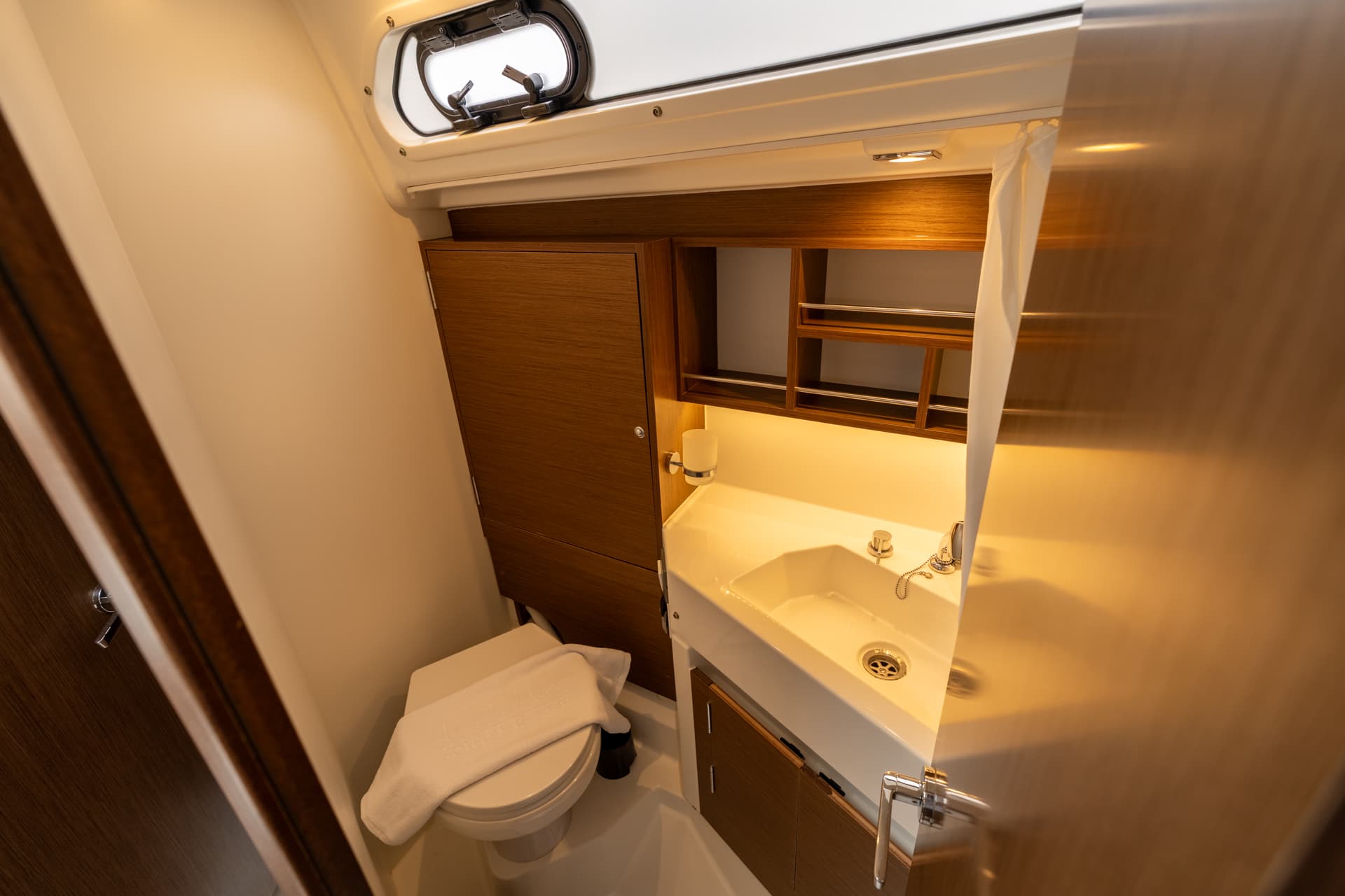 Oceanis 34.1 - photo 6